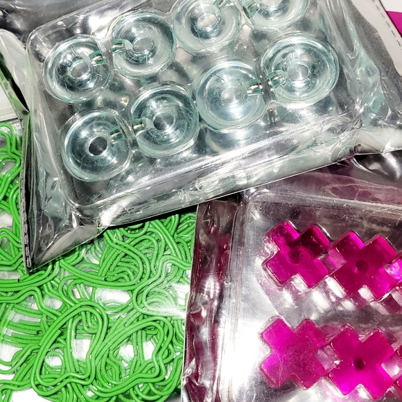 New Magnets & Paper Clips, X & O Magnets & Conversation Bubble Paper Clips - Picture 5 of 6